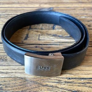 Black leather belt in great condition. Size 32”.